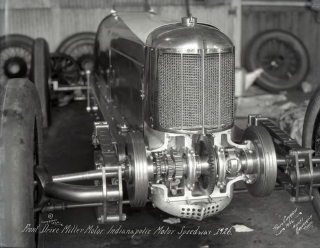 Illustration for article titled The Ten Craziest Engines Of The Indy 500